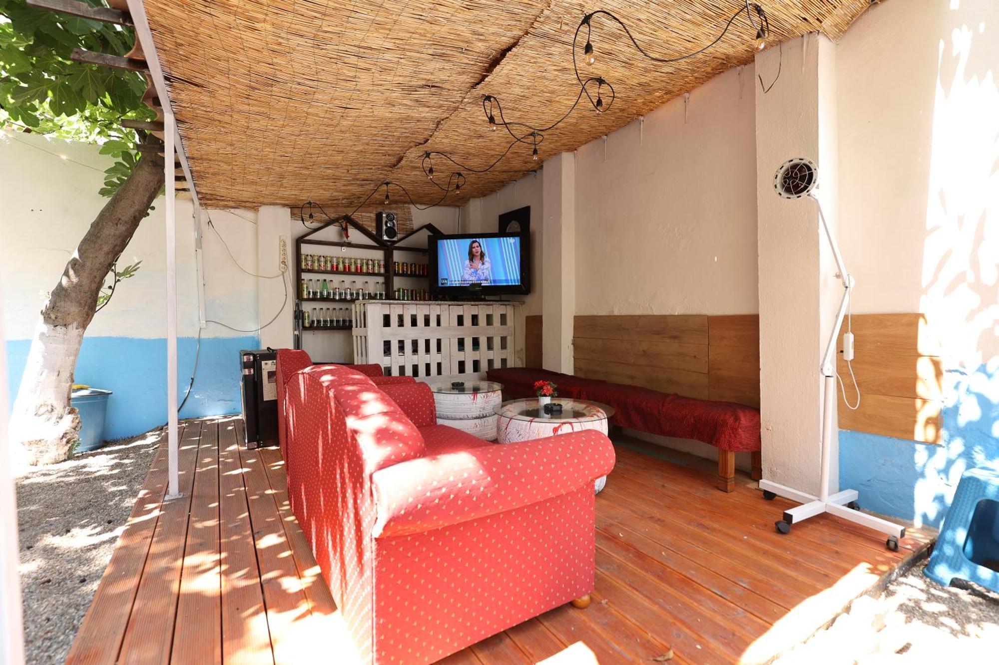 Hostel Osho Tirana Exterior foto