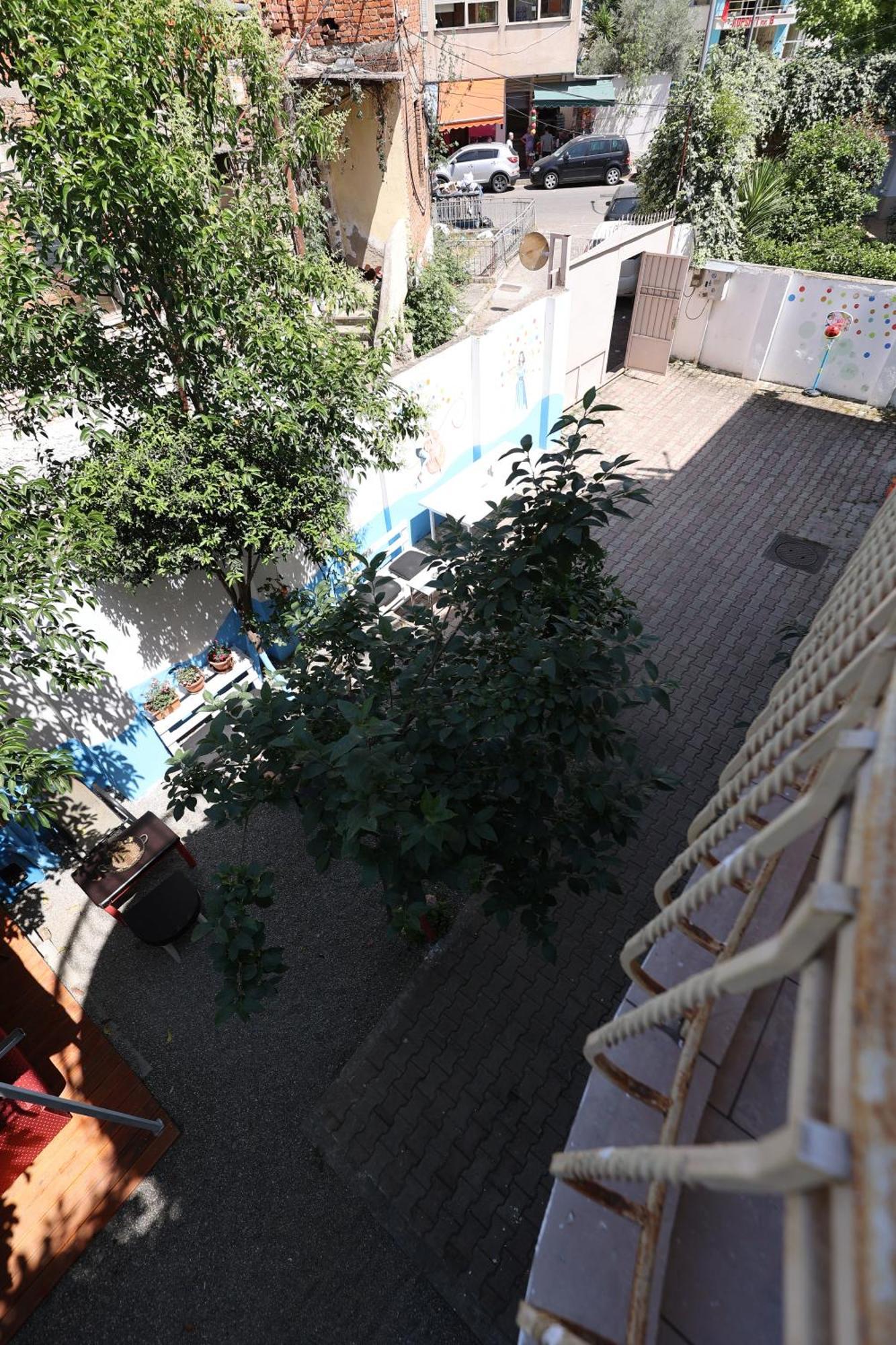 Hostel Osho Tirana Exterior foto